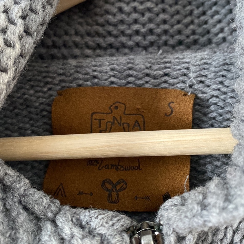 TNA | S | 100% Lambswool Cardigan - Picture 3 of 5